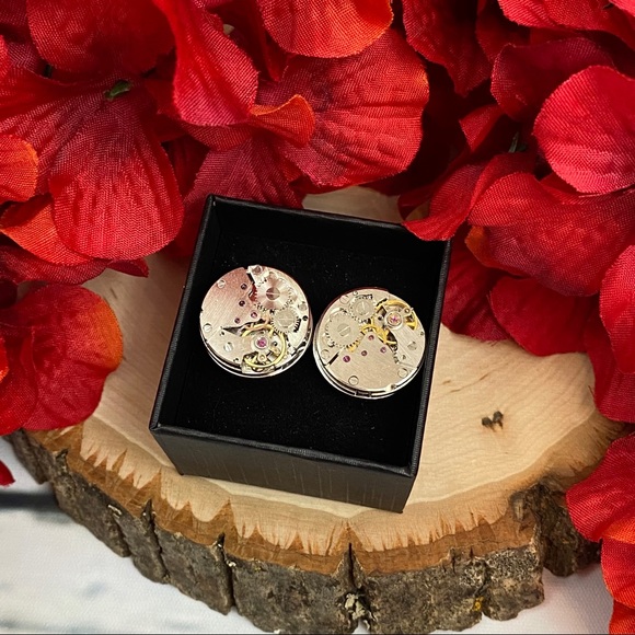 Silver Steampunk Skeleton Clock Gears Cufflinks - Picture 14 of 16